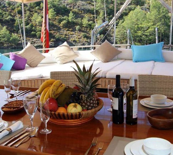 Dining Set Up Al Fresco