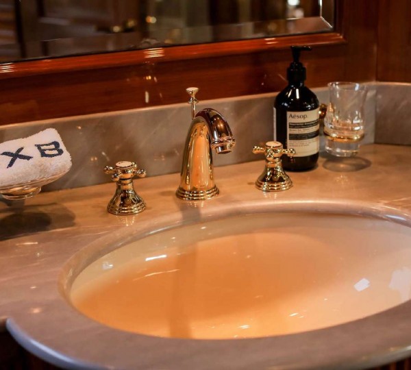 Double Cabin - Bathroom Detail