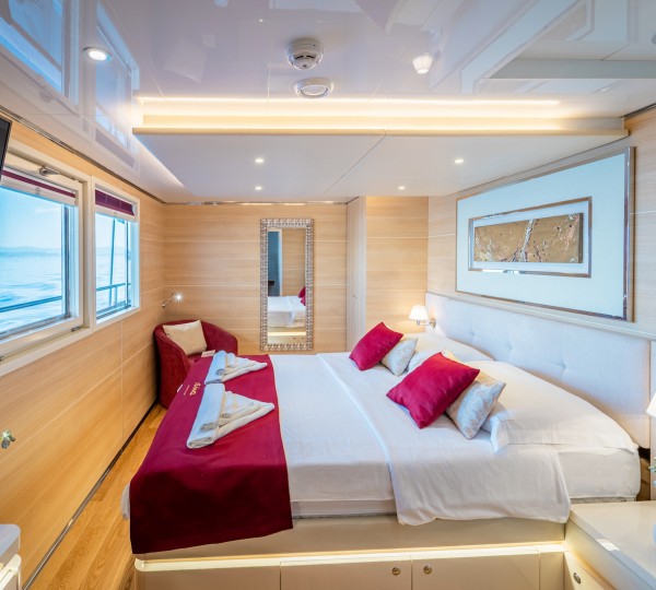 Double Cabin For Guests