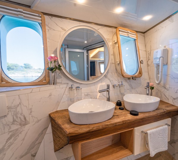Double Cabin For Guests- Ensuite