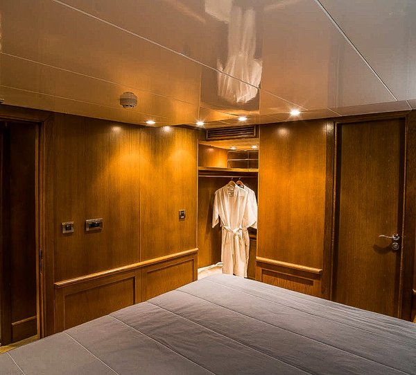 Double Cabin Wardrobe