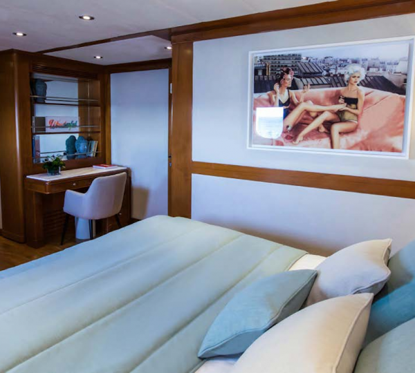 Double Cabin With Office Area