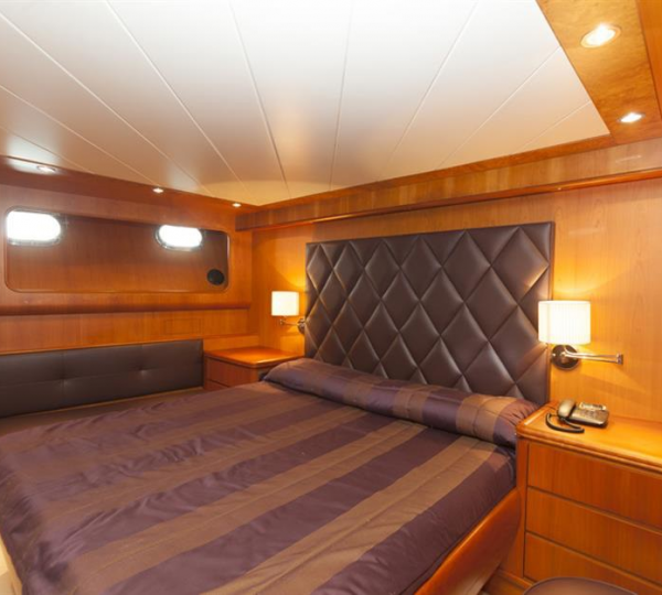 Double Cabin With Seating Area