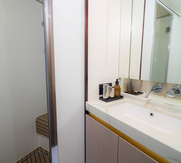 Double Guest Cabin Ensuite