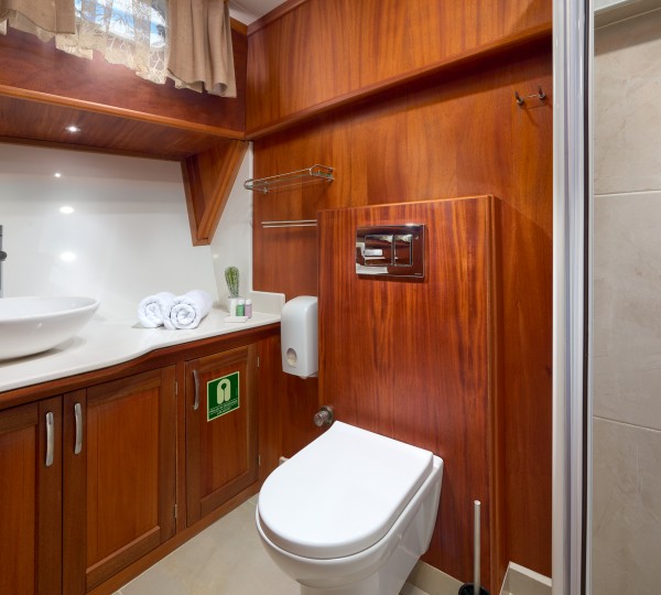 Double Guest Cabin For Guests Ensuite