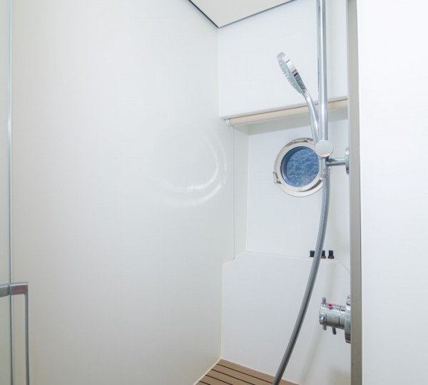 Double Guest Cabin Shower