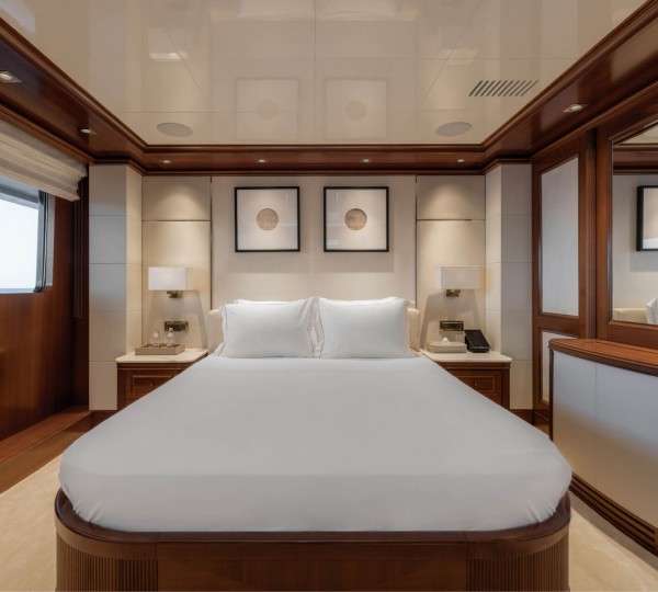 Double Guest Suite - Bed
