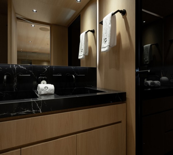 Double Suite Bathroom Details