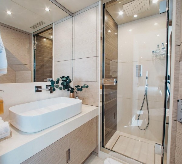 Double Suite Ensuite Bathroom