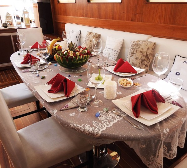 Elegant Dining Setup