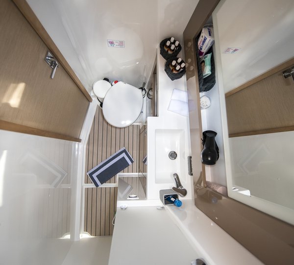 Ensuite Bathroom Double Cabin