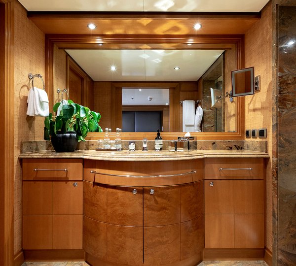 Ensuite Guest Bathroom