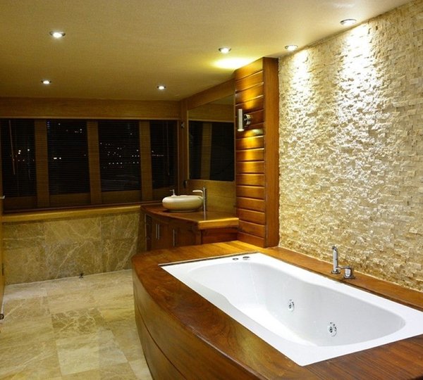 Ensuite With Bath