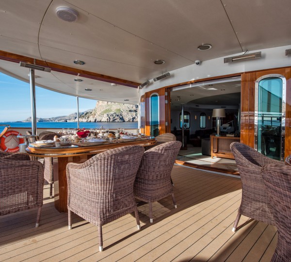 Exterior Breakfast Set Up