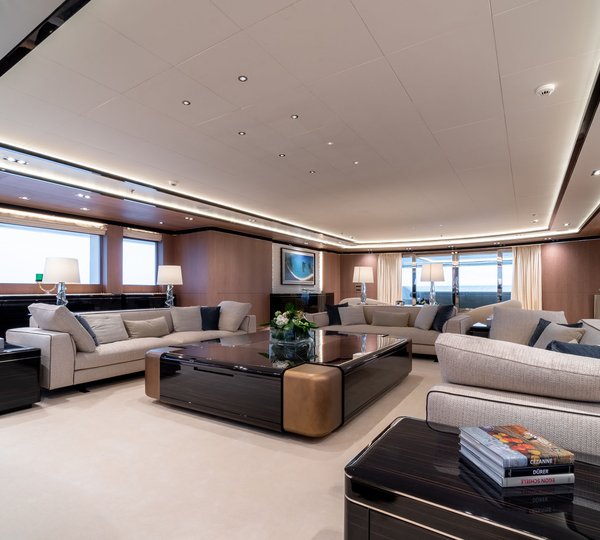 Fantastic Seating Areas In The Saloon