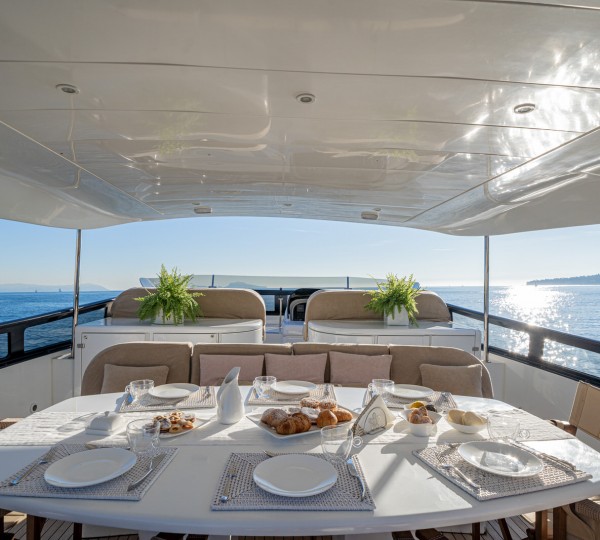 Flybridge - Dining