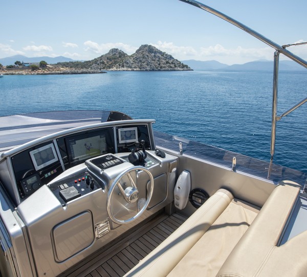 Flybridge - Exterior