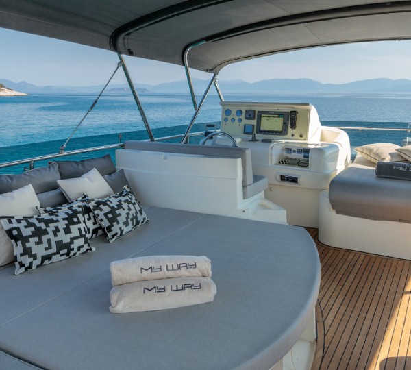 Flybridge - Exterior Bridge