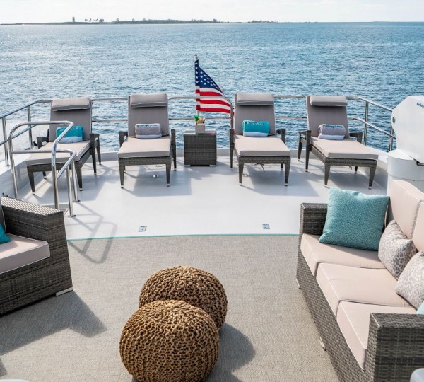 Flybridge Aft Seating Area