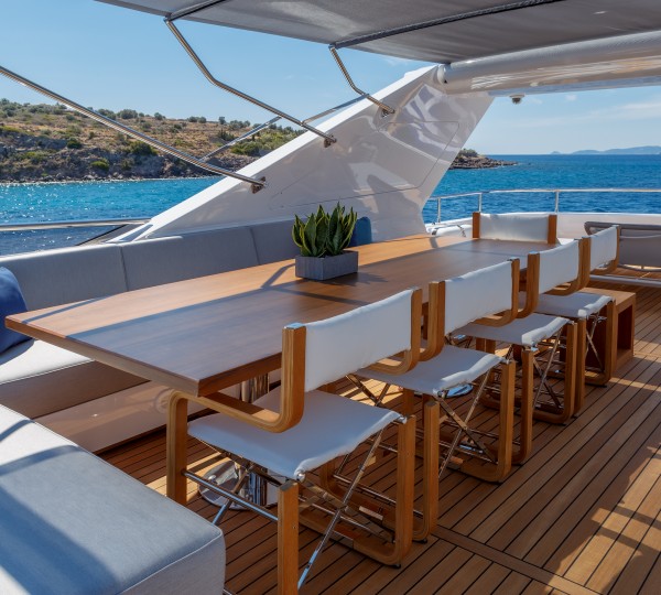 Flybridge Dining Alfresc