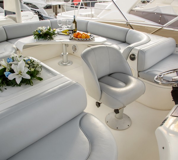 Flybridge Dining And Seating