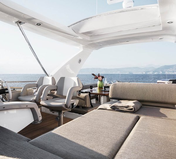 Flybridge Lounging