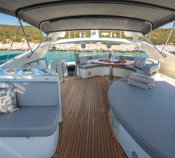 Flybridge Seating And Relaxation Area