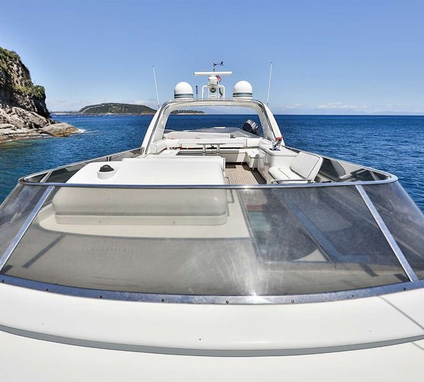 Flybridge Sunbathing Area