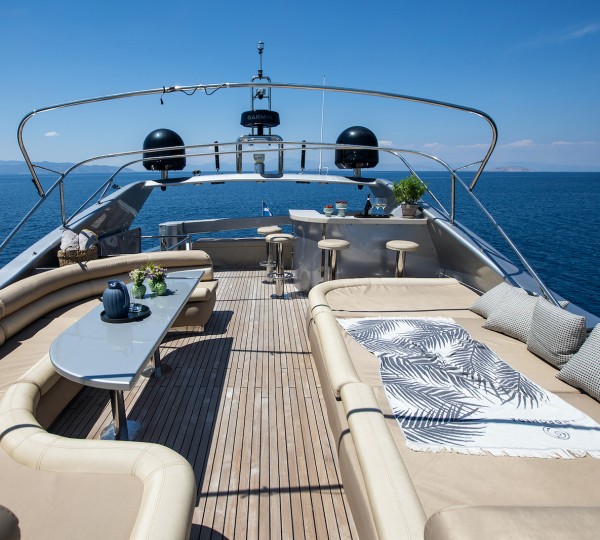 Flybridhe Seating And Sunbathing Area