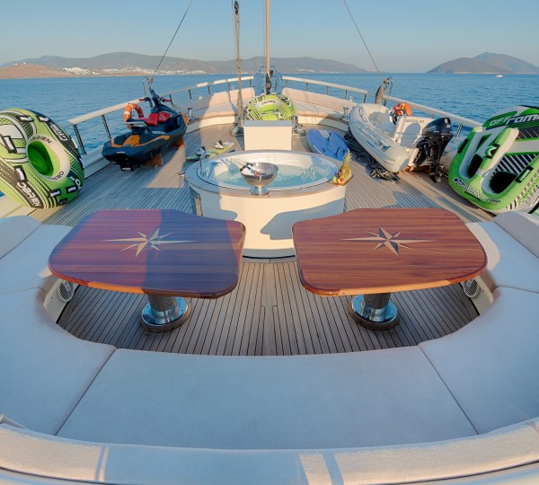 Foredeck With Jacuzzi And Toys