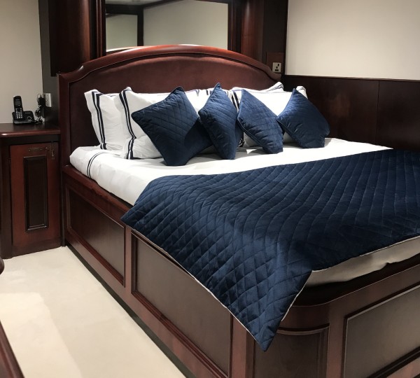 Forward Double Cabin