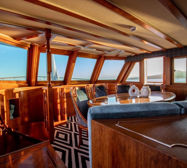 Forward Formal Dining 