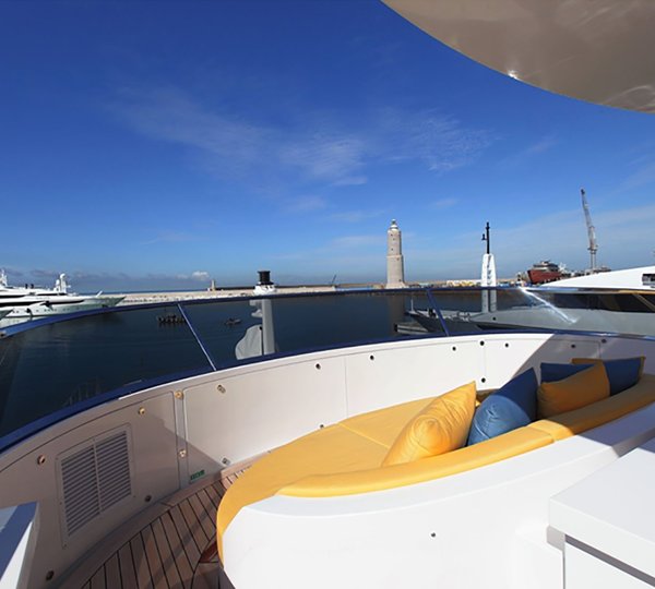 Forward Seating Relaxation Area ZAZOU