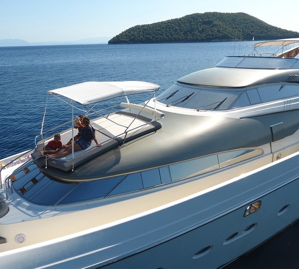 Forward Sunbathing Area