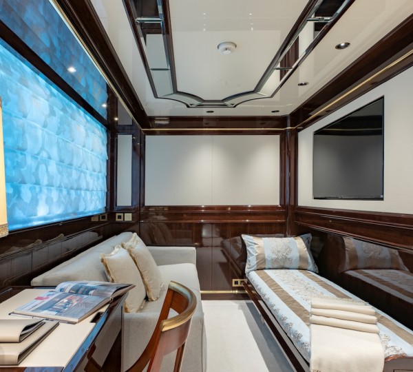 Guest Cabin - Lower Deck Portside