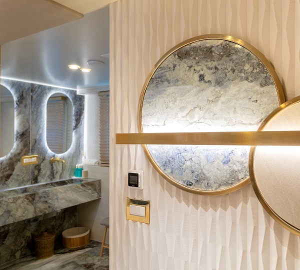 Guest Cabin 1 Ensuite Bathroom