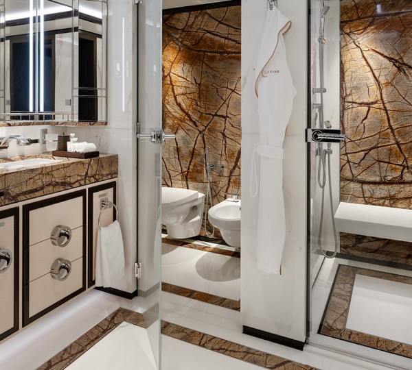 Guest En Suite Bathroom