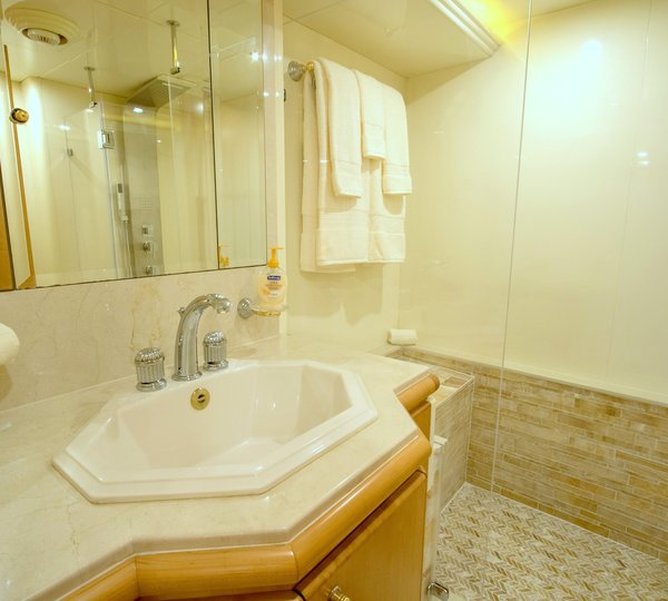 Guest Suite Bathroom