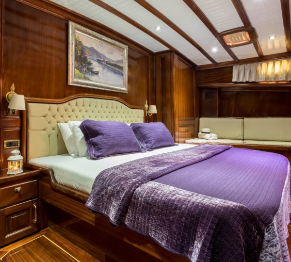 Forward master suite