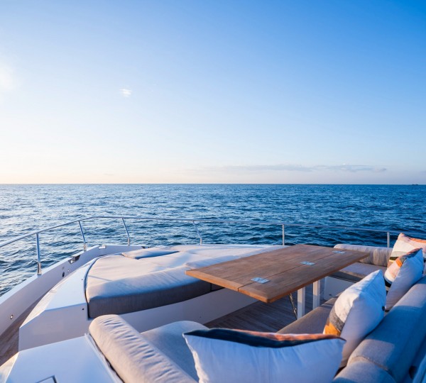 Foredeck view forward