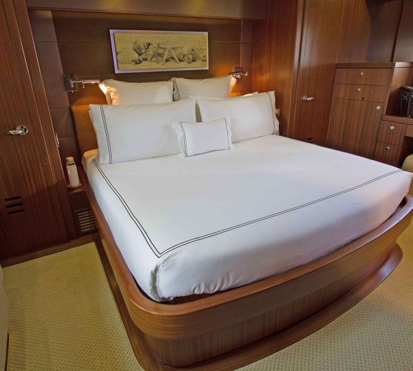 Lowe Deck Full Beam Cabin