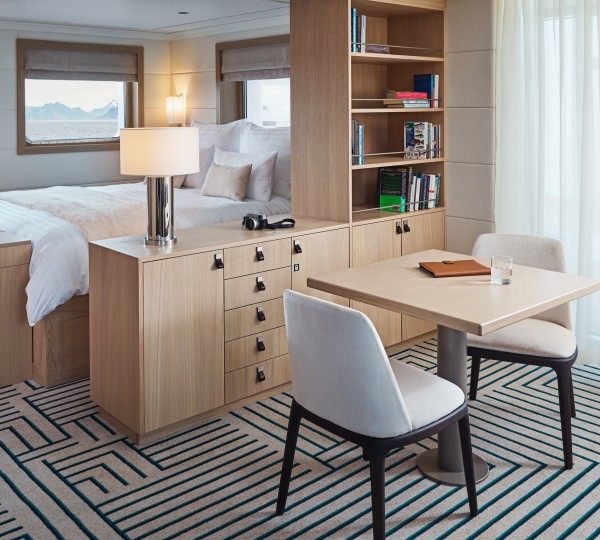 Luxury Cabin With Desk