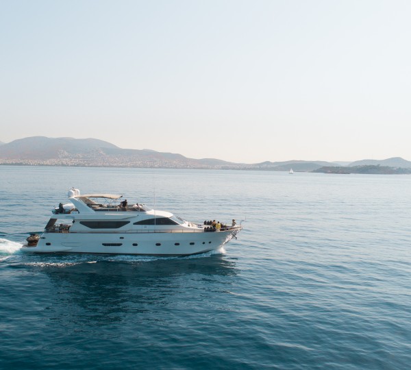 Luxury Charter Yacht FREEDOM