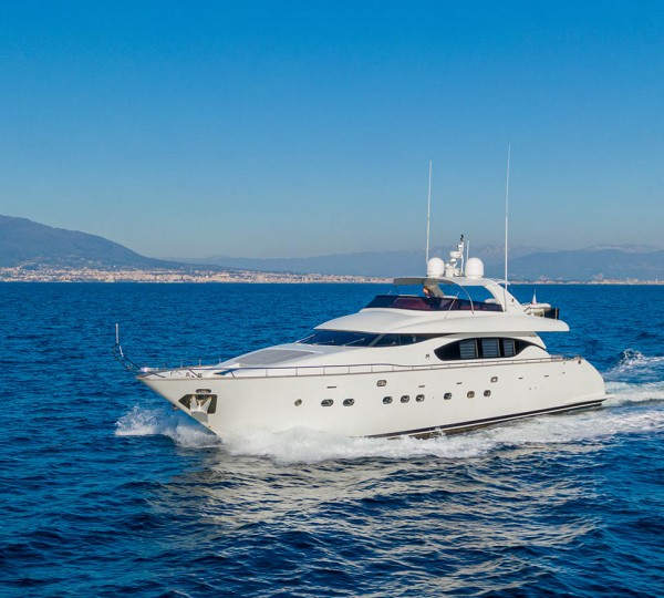 Luxury Charter Yacht GEMINI 3