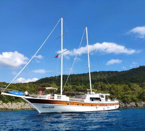 Luxury Motor Sailer QUEEN OF RTT