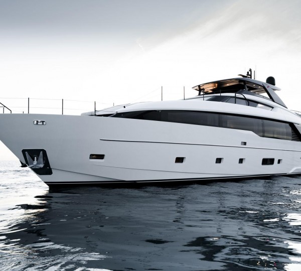 Luxury Yacht ALMA BLU