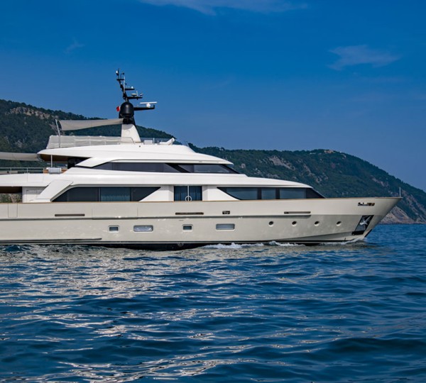 Luxury Yacht ANYTHING GOES V