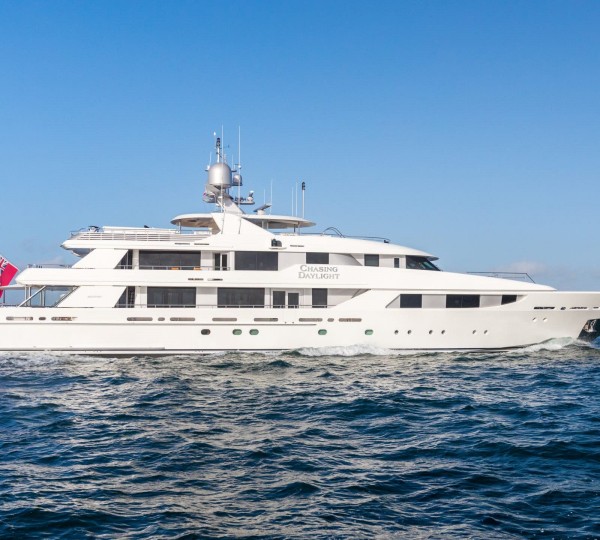 Luxury Yacht CHASING DAYLIGHT