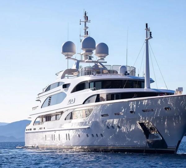 Luxury Yacht IDYLLIC