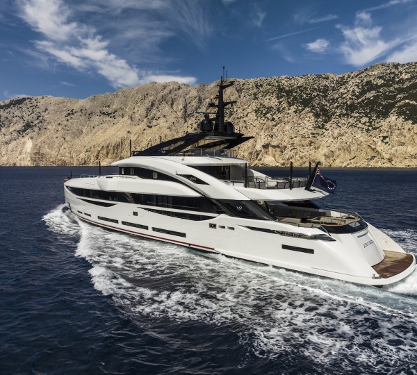 Luxury Yacht UV II Cruising